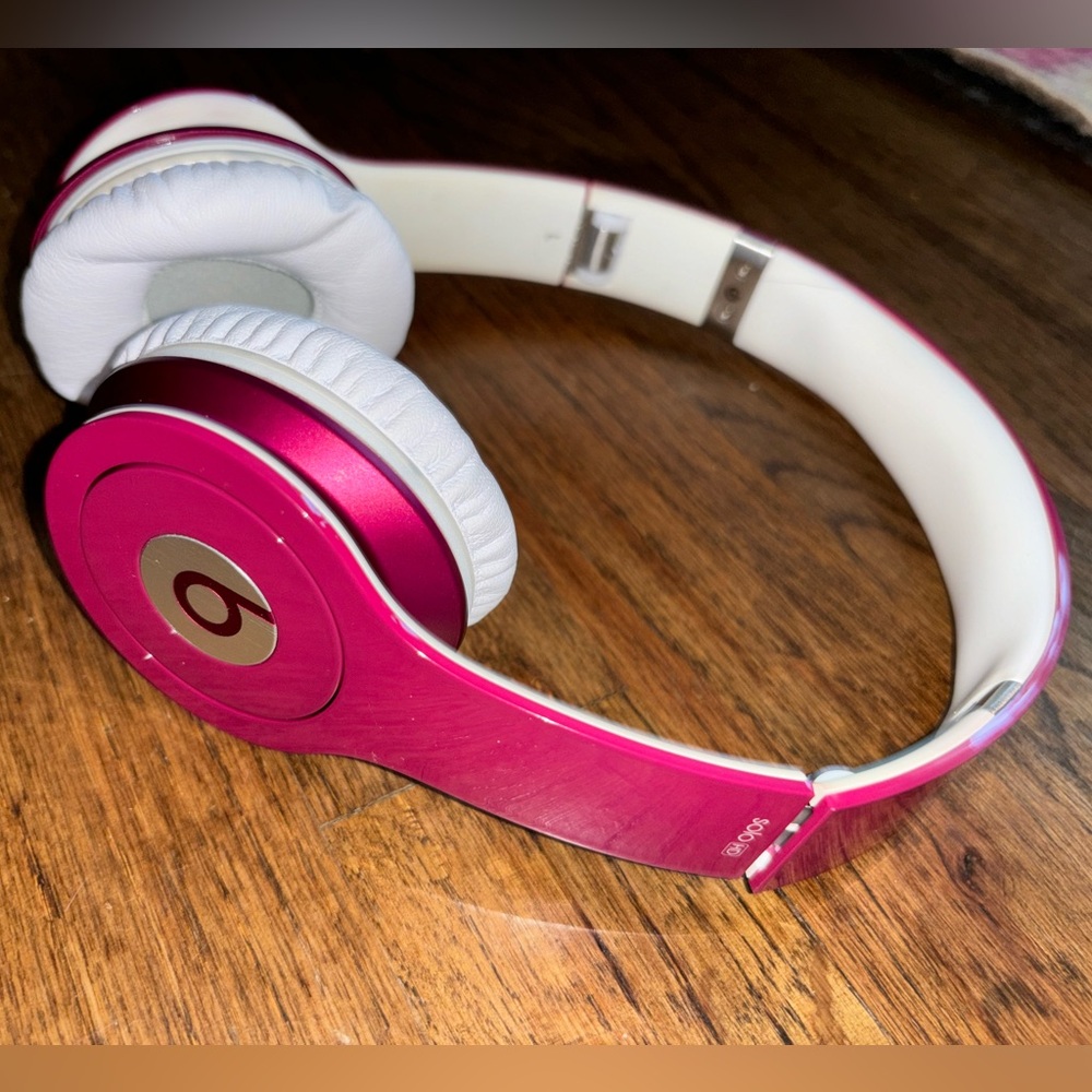 Beats By Dre Solo Foldable Wired Headphones With Case - Pink